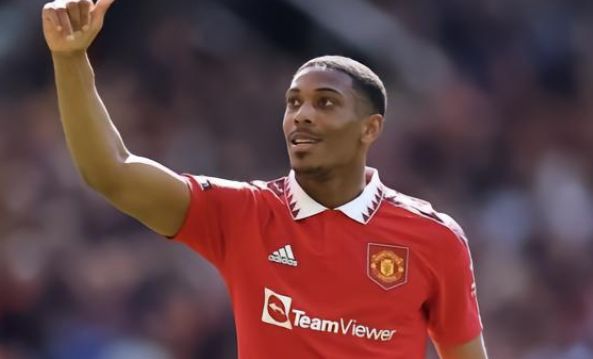 在中场休息 在中场休息